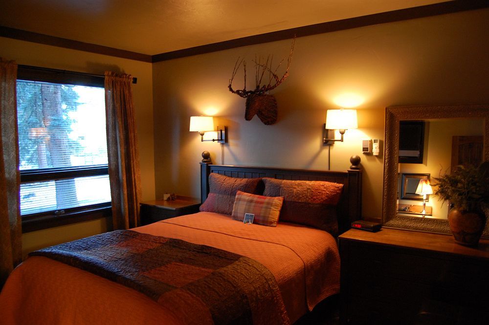Highland Haven Creekside Inn Евъргрийн Екстериор снимка