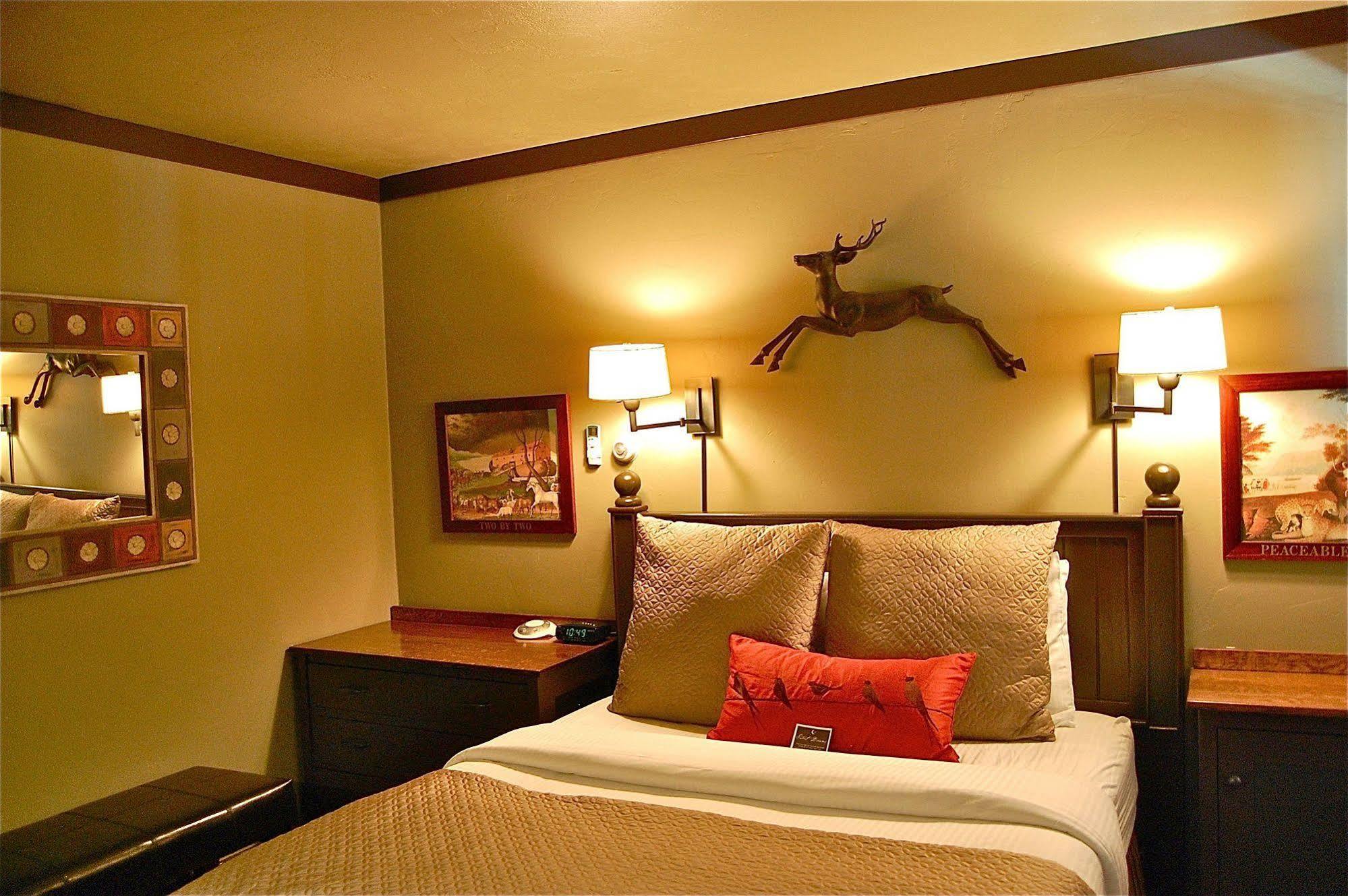 Highland Haven Creekside Inn Евъргрийн Екстериор снимка
