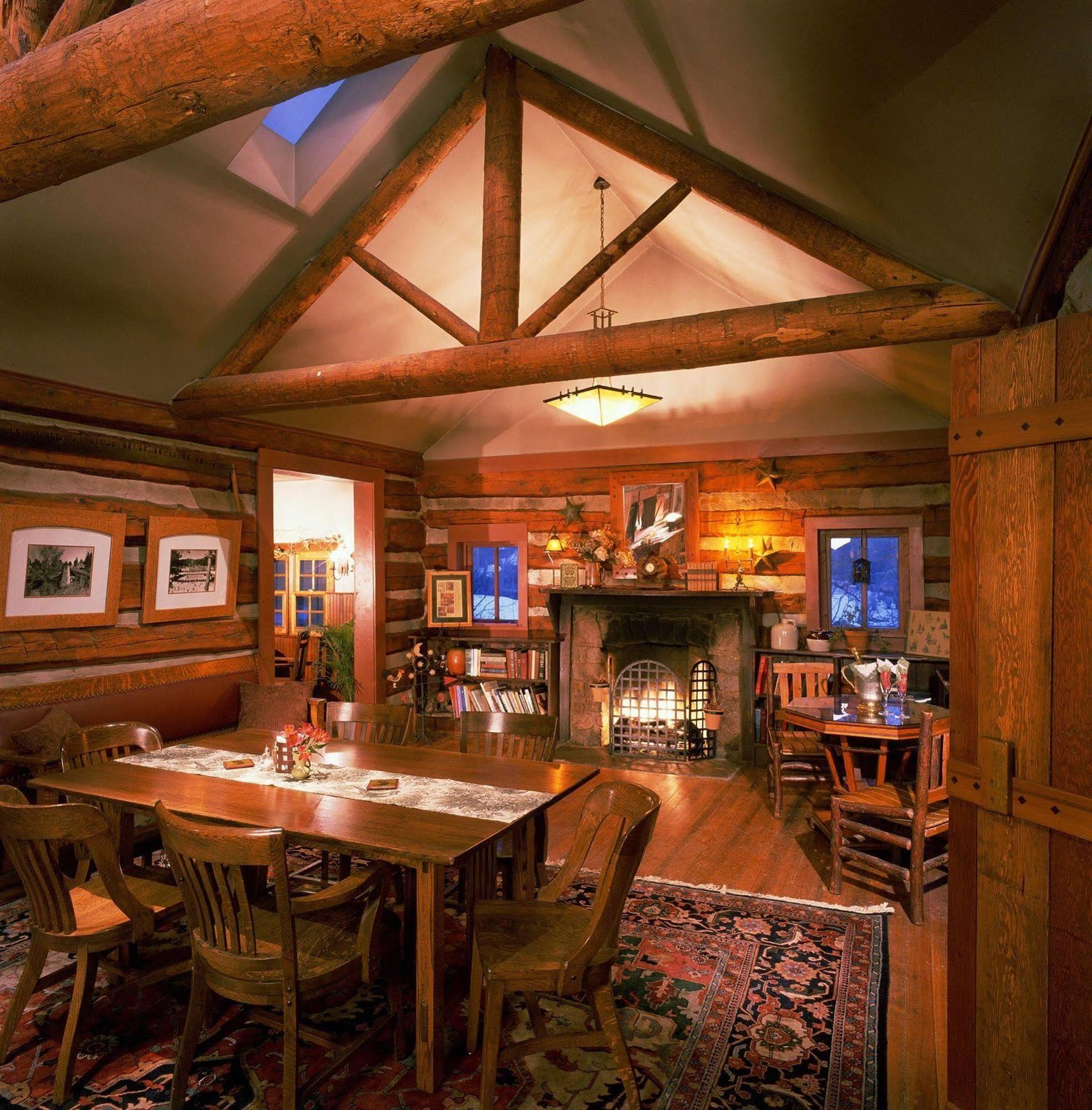 Highland Haven Creekside Inn Евъргрийн Екстериор снимка